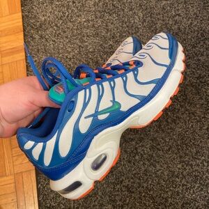 Nike Air Max Plus women’s 8( boys 6.5)